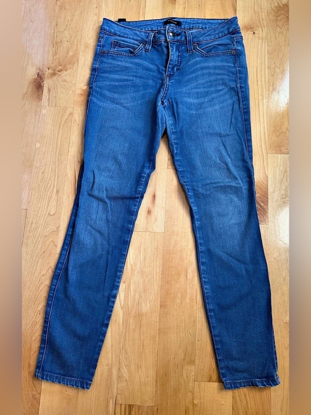 Bebe Blue Skinny Jeans Like New! Size 28